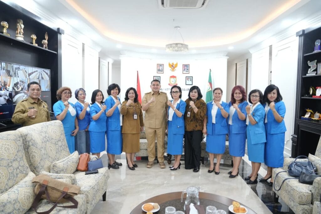 PWKI Makassar Dukung Program Pemkot, Gelar Doa Bersama Peringati HUT RI ke-80 1 PWKI Makassar Dukung Program Pemkot, Gelar Doa Bersama Peringati HUT RI ke-80 - PWKI - Gambar 122