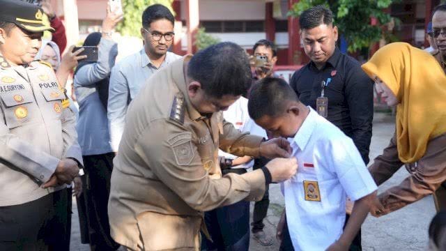 Program Seragam Sekolah Gratis di Makassar: KNPI Tegaskan Tak Ada Indikasi Korupsi - KNPI,seragam sekolah gratis - Gambar 50