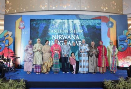Gebyar PKK Makassar: 15 Kecamatan Tampilkan Wastra Sulsel di Fashion Show HKG ke-53 - GEBYAR PKK - Gambar 45