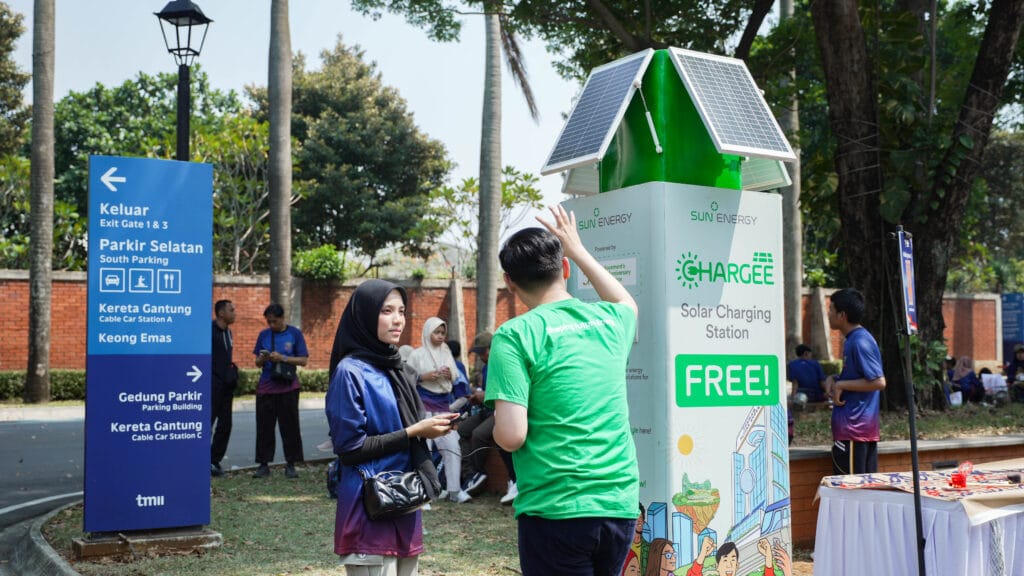 Inovasi Energi Surya Hadir di Maybank Marathon 2025, SUN Energy Tawarkan Charging Station dan Edukasi Literasi Hijau - Inovasi - Gambar 34