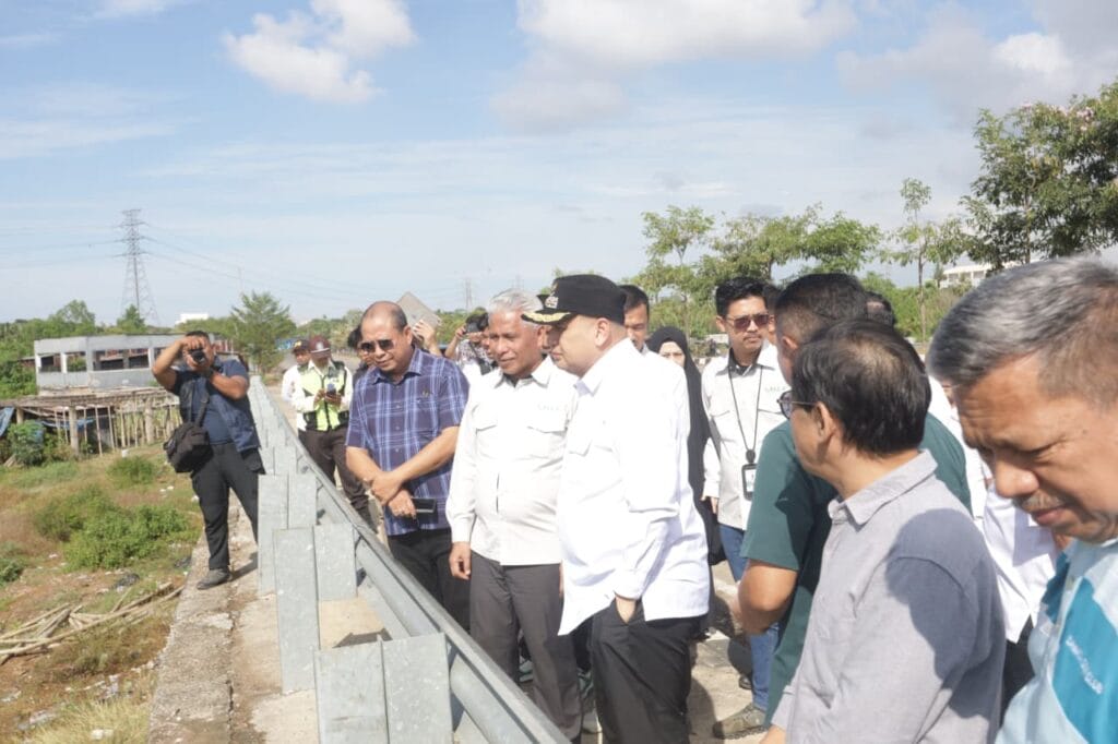 Jalur Alternatif Manggala–Tamalanrea, Solusi Kemacetan di Timur Makassar 1 Kunjungan pejabat di lokasi proyek