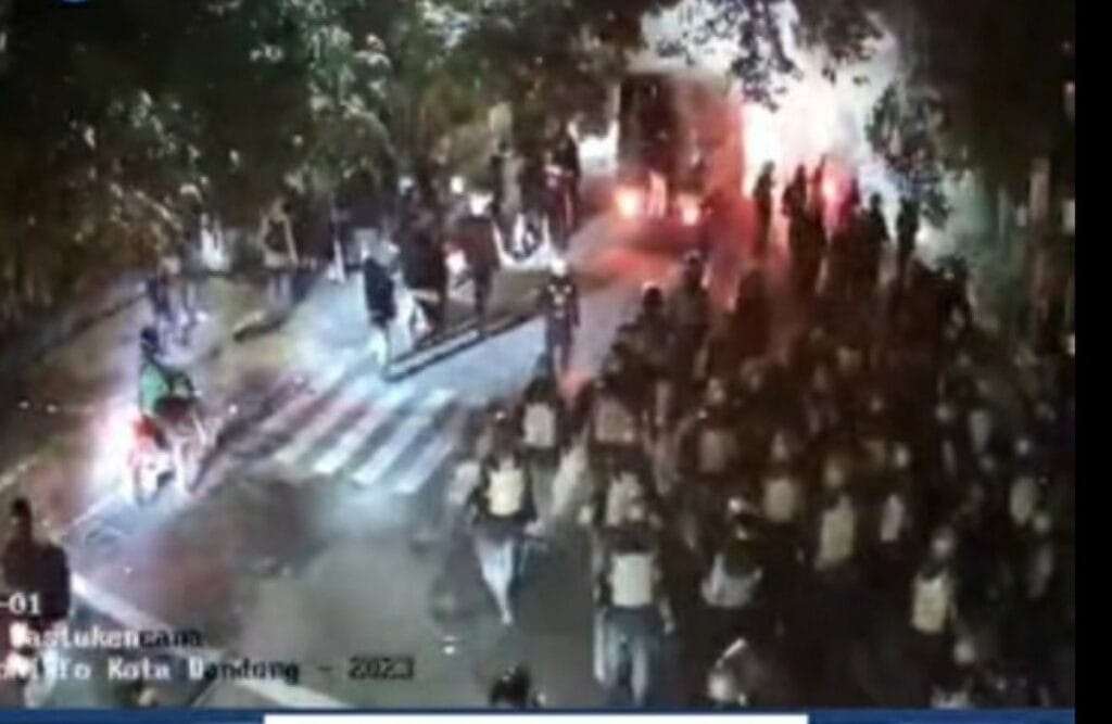 Gas Air Mata di Sekitar Unisba-Unpas, DPR Ingatkan Kampus Harus Jadi Zona Aman 1 Gas