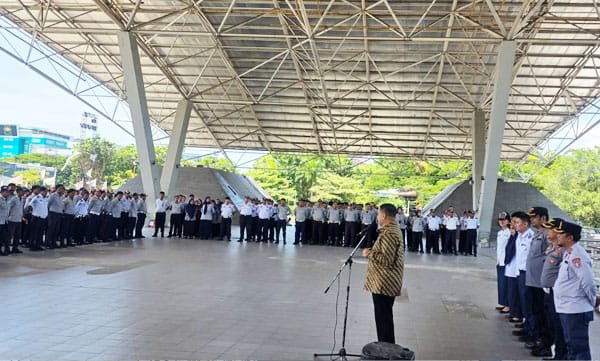 Wali Kota Makassar Munafri Arifuddin Tegaskan Dishub Harus Tegas tapi Humanis di Lapangan 1 Wali Kota Makassar, Munafri Arifuddin, memberikan arahan tegas kepada jajaran Dishub agar tetap profesional dan humanis dalam bertugas. (Dok. Pemkot Makassar)