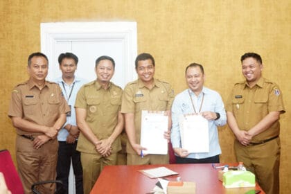Penandatanganan MoU antara Pemkab Enrekang dan PT Jasindo terkait program jaminan gagal panen. (Dok. Pemkab Enrekang)