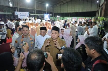 Pemkot Makassar, bersama jajaran DPRD dan masyarakat pada doa bersama korban Tragedi 29 Agustus yang dirangkaikan dengan peringatan Maulid Nabi Muhammad SAW.