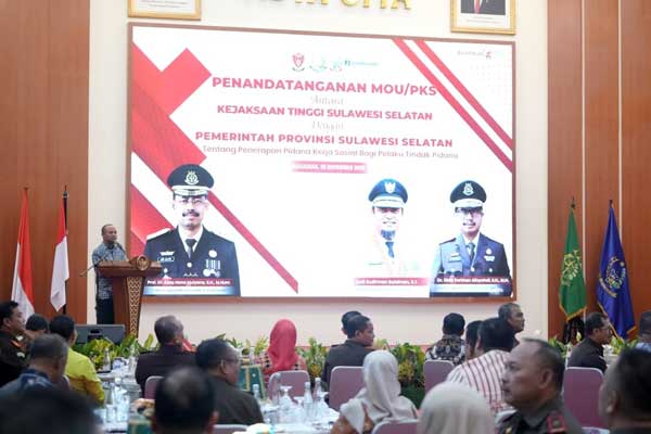 Wali Kota Makassar Munafri Arifuddin menghadiri penandatanganan MoU penerapan pidana kerja sosial bersama Kejaksaan dan Pemda se-Sulsel di Baruga Asta Cita, Makassar (20/11/2025).