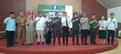 Bupati Enrekang H. Yusuf Ritangnga bersama Forkopimda menyambut Kepala Kejari Enrekang Andi Fajar Anugrah Setiawan di Pendopo Rumah Jabatan Bupati Enrekang.