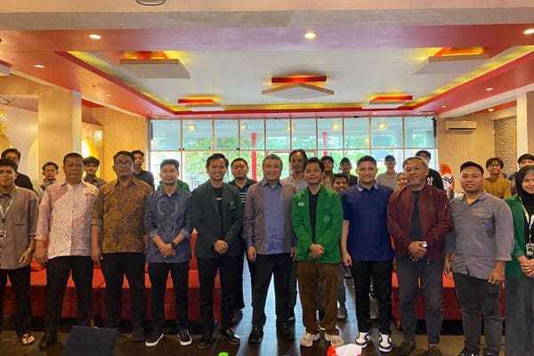 Erwin Aksa memaparkan gagasan Politik Tengah dalam Islamic Leadership Forum UIN Alauddin Makassar.