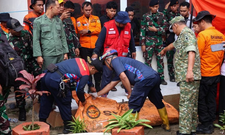 Keluarga Korban ATR 42-500 Jalani Antemortem di Makassar 1 ATR