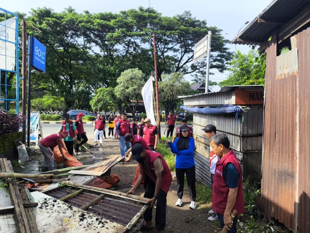 Pemkot Makassar Tertibkan Lapak Liar di Panakkukang, 30 Tahun Akhirnya Dibongkar 1