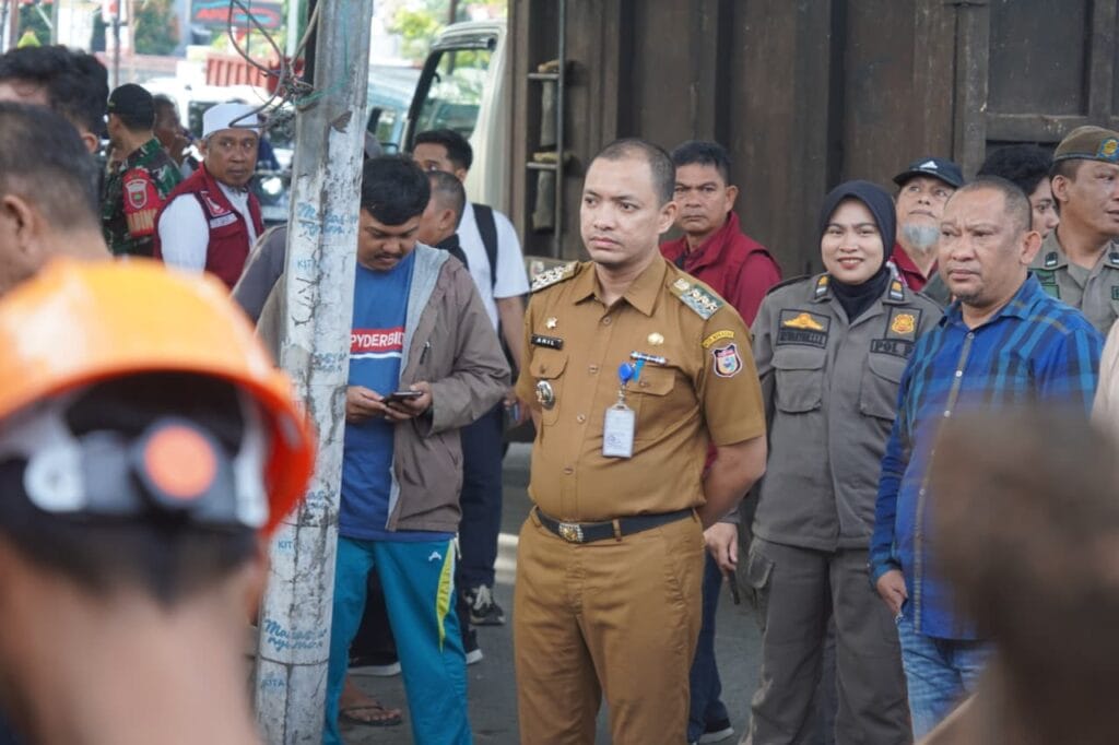 Pemkot Makassar Tertibkan 55 Lapak PKL di Tamalate, Diduga Ada Oknum Sewakan Lahan Fasum Selama 30 Tahun 1