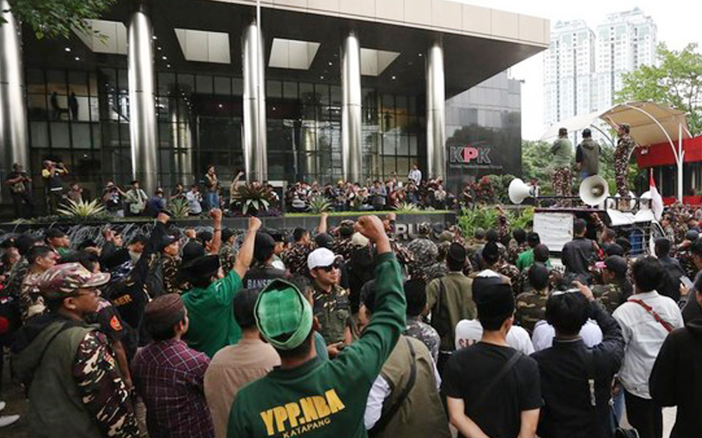 Ratusan Banser Berunjuk Rasa di Gedung KPK 1 Banser