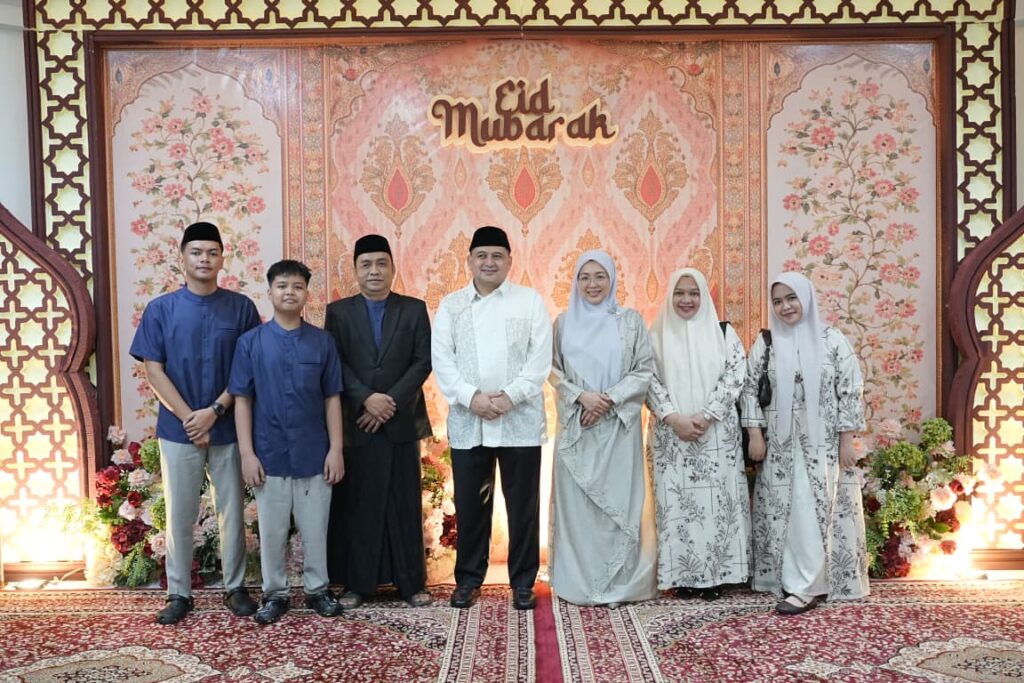 Wali Kota Munafri Bersama Ketua TP PKK Makassar Sambut Warga Bersilaturahmi di Rujab 1