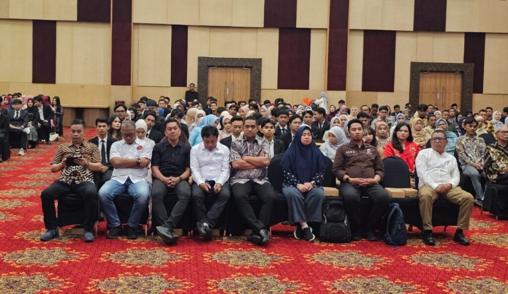 Ketua IKATSI Unhas, Andi Subhan Mustari Hadiri Pelepasan Alumni Fakultas Teknik Unhas Periode April 2026 1