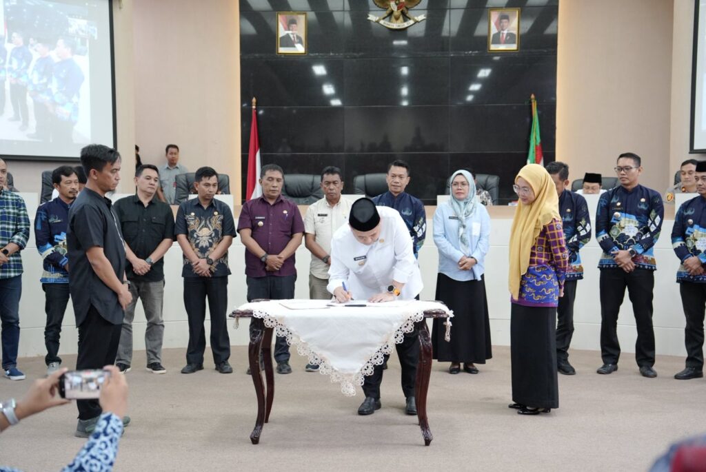 Camat Se-Makassar Teken Komitmen Basmi Sampah, Terapkan Sanitary Landfill di TPA Antang 1