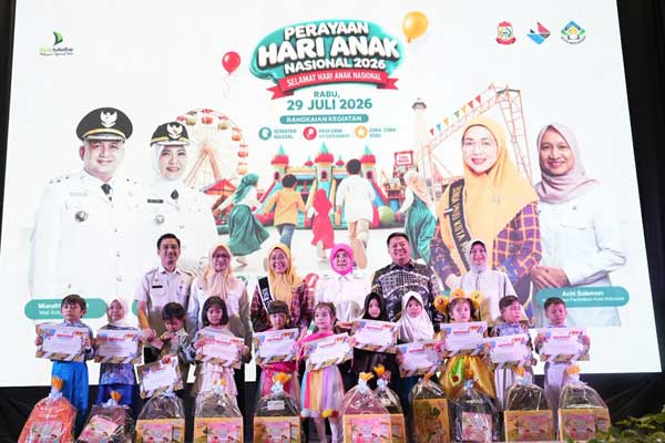 Bunda PAUD Kota Makassar, Melinda Aksa Munafri, menyampaikan sambutan pada peringatan Hari Anak Nasional (HAN) ke-42 tingkat Kota Makassar di Balai Manunggal, Rabu (29/7/2026).