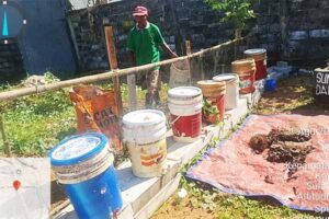 Warga RT 04/RW 07 Cluster Berlian Permata, Kelurahan Tamangapa, Kecamatan Manggala, menunjukkan fasilitas pemilahan sampah yang telah diterapkan sejak 2025 melalui kolaborasi Bank Sampah Unit, warga, dan berbagai elemen masyarakat.