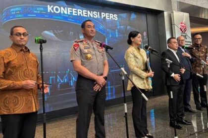 Sufmi Dasco Ahmad menyoroti anjloknya IHSG dan meminta OJK serta BEI terus melakukan perbaikan menyusul peninjauan MSCI terhadap pasar modal Indonesia.