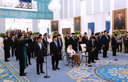 Presiden Prabowo Subianto memimpin pelantikan 26 anggota Dewan Pertimbangan Presiden (Wantimpres) di Istana Negara, Jakarta, Jumat (2/10/2026).